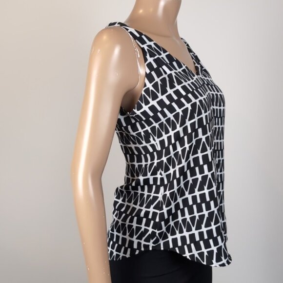 3/$20 Banana Republic Twist Strap Blouse Sleeveless Vneck Geometric Tank Top - Picture 7 of 12